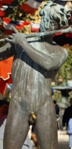 Flix Maurice Charpentier - L'Improvisateur (lifesize bronze, Bandol, France)